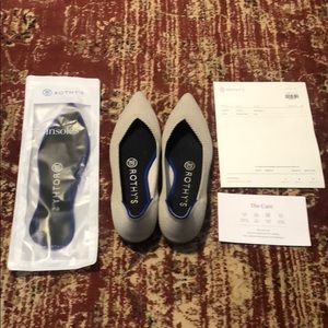 Women’s pointed toe flats